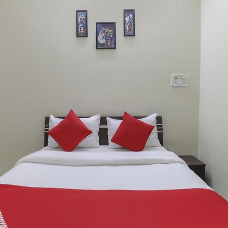 סוראט Collection O Shyam Vatika Banquet And Rooms מראה חיצוני תמונה