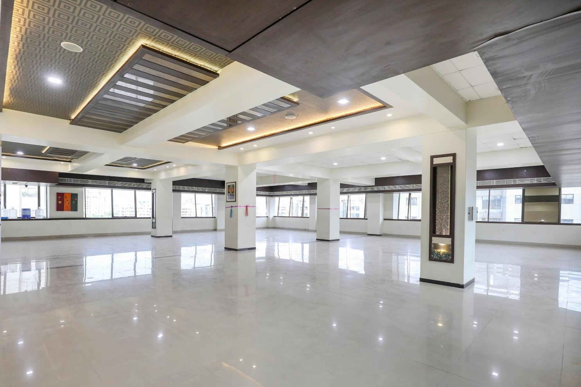 סוראט Collection O Shyam Vatika Banquet And Rooms מראה חיצוני תמונה