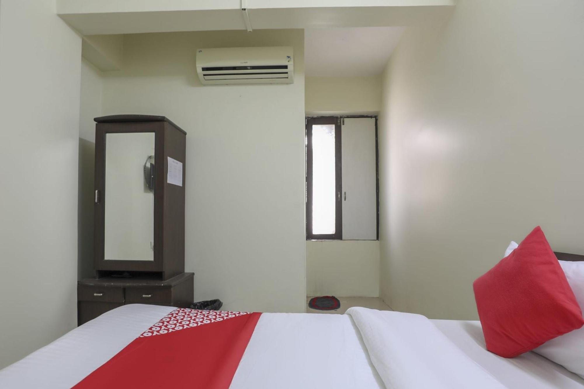 סוראט Collection O Shyam Vatika Banquet And Rooms מראה חיצוני תמונה